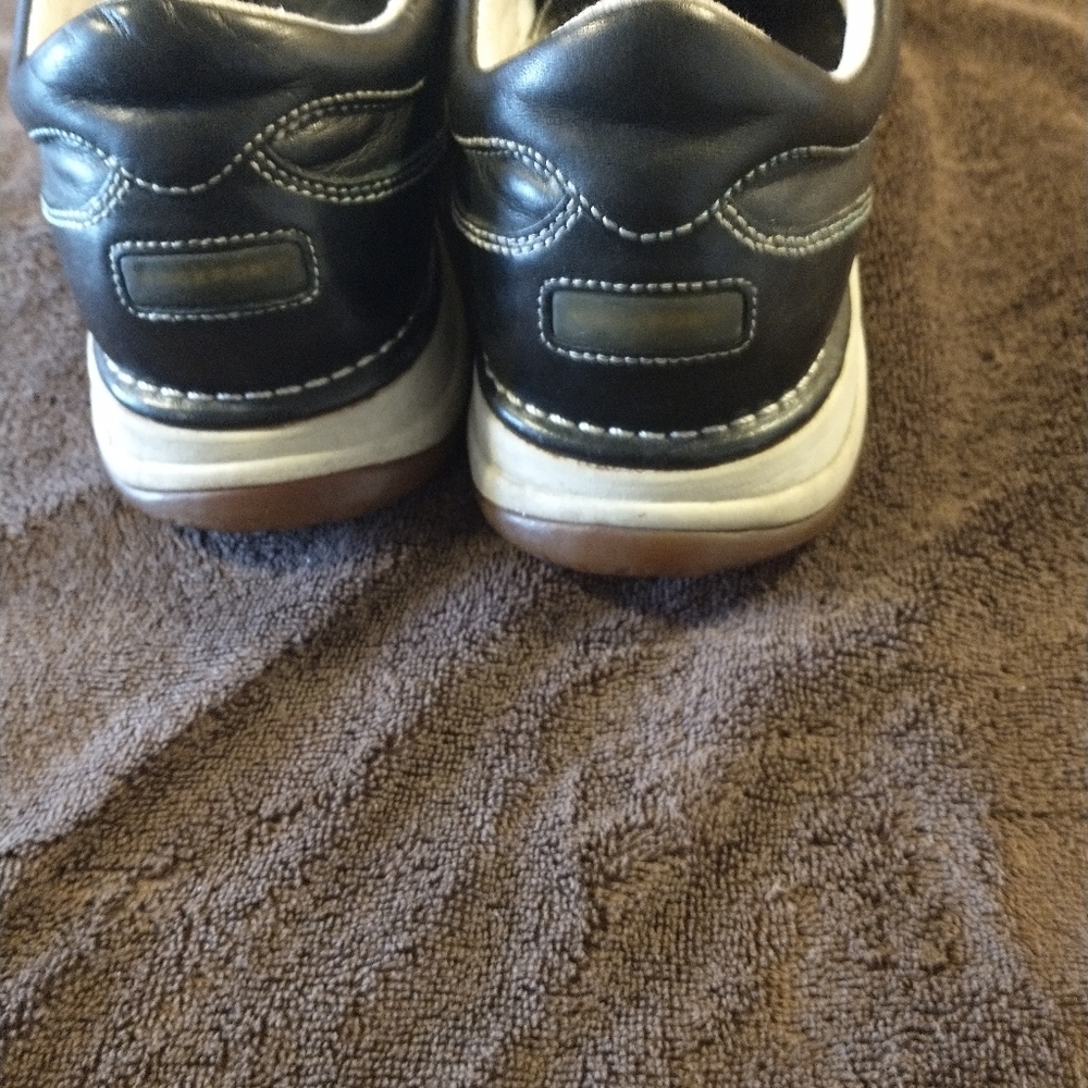 Shoes - Picture 3 of 5